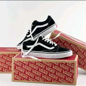 Vans Khalifa in B/W